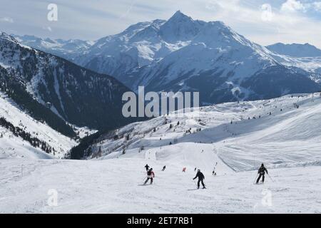 Pista da sci a la Rosiere in Francia. Alpi paesaggio invernale. Foto Stock