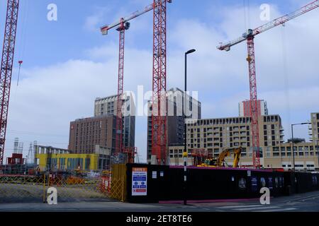 CANNING TOWN, LONDRA - 1 MARZO 2021: Costruzione del nuovo programma di rigenerazione della casa Hallsville Quarter fase 3 a East London. Foto Stock