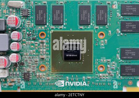 Scheda grafica per computer NVIDIA quadro, primo piano di componenti elettronici e gpu Foto Stock