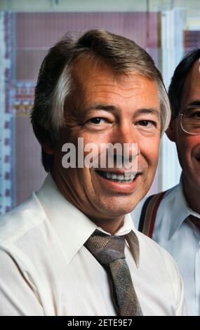 Mike Markkula (Armas Clifford Markkula Jr.) fotografato a Silicon Valley, California nel 1988. Markkula era un ingegnere elettrico, un uomo d'affari e un investitore che è stato introdotto a Steve Jobs e Steve Wozniak quando Jobs e Wozniak hanno avuto bisogno di finanziamenti per produrre il personal computer Apple II. Foto Stock