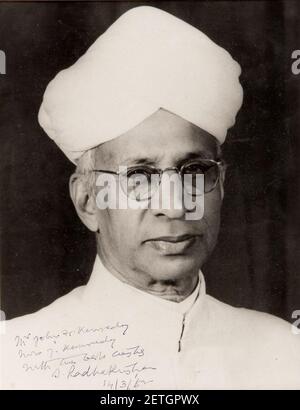 Foto di Sarvepalli Radhakrishnan presentata alla First Lady Jacqueline Kennedy nel 1962. Foto Stock