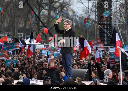 Jean Luc Mélenchon marche pour la paix ,la Justice et un cessez le feu ...