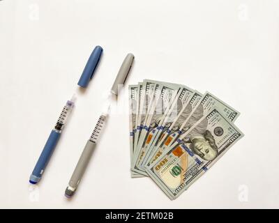 Dollari per acquistare insulina. Insulina per diabetici Foto Stock