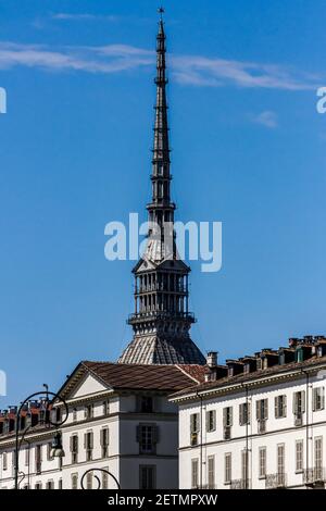 Torino, Italia. 29 Apr 2019. Piemonte, Torino. Mole Antonelliana Credit: Agenzia fotografica indipendente/Alamy Live News Foto Stock