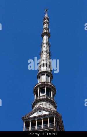 Torino, Italia. 29 Apr 2019. Piemonte, Torino. Mole Antonelliana Credit: Agenzia fotografica indipendente/Alamy Live News Foto Stock