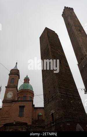 Bologna, Italia. Due torri Foto Stock