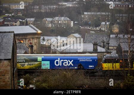 Todmorden Viadotto British Rail Colas Rail classe 60087 biomassa Drax treno merci Foto Stock