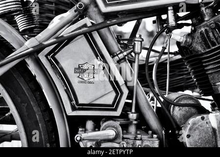 La motocicletta vintage 1915 Harley Davidson 11F al VMCC Banbury Run. Banbury, Oxfordshire, Inghilterra. Foto Stock