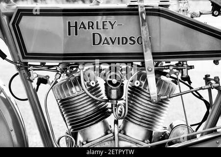 La motocicletta vintage 1915 Harley Davidson 11F al VMCC Banbury Run. Banbury, Oxfordshire, Inghilterra. Foto Stock
