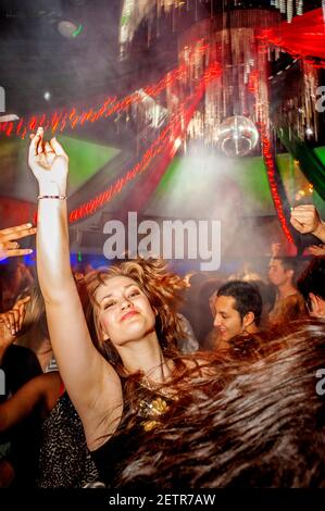 Brighton, 28 ottobre 2010: I Clubbers si godono una serata fuori al nightclub Oceana di Brighton Foto Stock