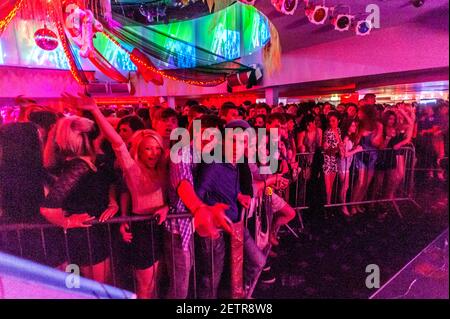 Brighton, 28 ottobre 2010: I Clubbers si godono una serata fuori al nightclub Oceana di Brighton Foto Stock