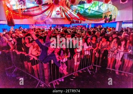 Brighton, 28 ottobre 2010: I Clubbers si godono una serata fuori al nightclub Oceana di Brighton Foto Stock