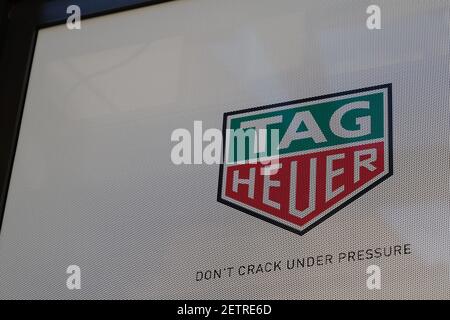 Bordeaux , Aquitaine Francia - 12 28 2020 : Tag Heuer orologi negozio logo e testo del segno di orologi di lusso svizzero Foto Stock