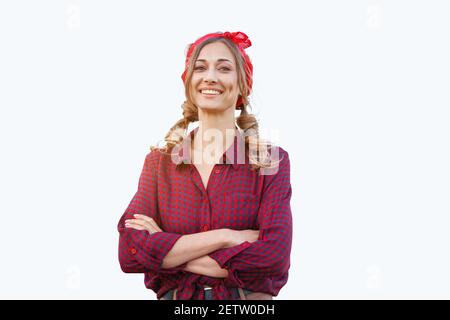 Donna vestita rosso plaid camicia sfondo caucasico mezza età femmina Proprietario di affari in uniforme felice una persona che sorride il tempo a. Pubblicizzare il piccolo busin Foto Stock