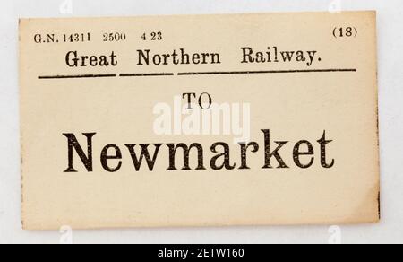 Vecchia etichetta per bagagli GNR Railway a Newmarket Foto Stock