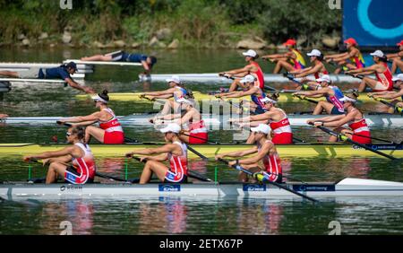 Linz, Austria, domenica 24 agosto 2019, FISA World Rowing Championship, Regatta, CAN W4-, Bow Madison MAILEY, Stephanie GRAUER, Jennifer MARTINS, Sydney PAYNE, in partenza, dal pontile di partenza, nel loro calore, [credito obbligatorio; Peter SPURRIER/Intersport Images] 12:26:03, Domenica Foto Stock