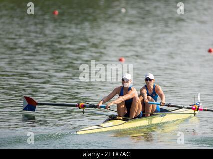 Linz, Austria, domenica 24 agosto 2019, FISA World Rowing Championship, Regatta, USA W2-, Bow Megan KALMOE, Tracy EISSER, Allontanandosi, dal pontile di partenza, nel loro calore, [Mandatory Credit; Peter SPURRIER/Intersport Images] 10:22:27, Domenica Foto Stock