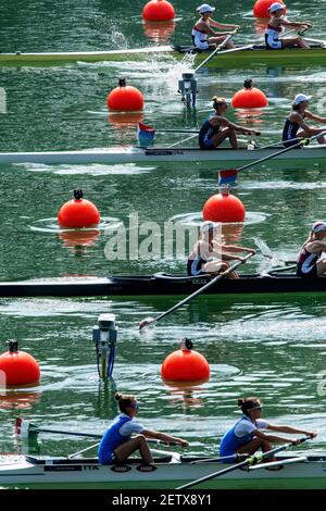 Linz, Austria, martedì 27 agosto 2019, FISA World Rowing Championship, Regatta, USA LW2-, Bow Margaret BERTASI, Cara STAWICKI, [Obbligatorio credito; Peter SPURRIER/Intersport Images] partenza, dal pontile di partenza, nella loro gara preliminare, 11:34:01 27.08.19 Foto Stock