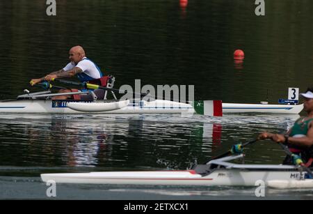 Linz, Austria, mercoledì 28 agosto 2019, Campionato del mondo di canottaggio FISA, Regata, Start Area, ITA PR M1X, Fabrizio CASELLI, Allontanandosi, dal pontile di partenza, nel suo repackage, [Mandatory Credit; Peter SPURRIER/Intersport Images] 10:39:15 28.08.19 Foto Stock