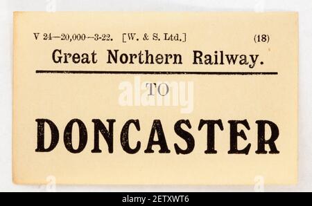 Vecchia GNR Ferrovia stampato etichetta di cuoio di carta a Doncaster Foto Stock