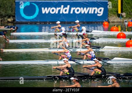 Linz, Austria, domenica 24 agosto 2019, Campionato del mondo di canottaggio FISA, Regatta, USA LW2X, Bow Michelle SECHSER, Christine CAVALLO, Allontanandosi, dal pontile di partenza, nel loro calore, [Mandatory Credit; Peter SPURRIER/Intersport Images] 11:36:45, Domenica Foto Stock