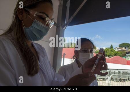 San Paolo, San Paolo, Brasile. 2 marzo 2021. (INT) Governatore di San Paolo visita Drive-Thru COVID-19 Centro vaccinazioni . 2 marzo 2021, San Paolo, Brasile: Il Governatore di San Paolo, Joao Doria è stato in un drive-thru COVID-19 centro di vaccinazione allo Stadio Morumbi a San Paolo, con la presenza del presidente della squadra di calcio di San Paolo, Julio Casares e il segretario comunale di salute Edson Aparecido. Credit: LECO Viana Photos Credit: LECO Viana/TheNEWS2/ZUMA Wire/Alamy Live News Foto Stock