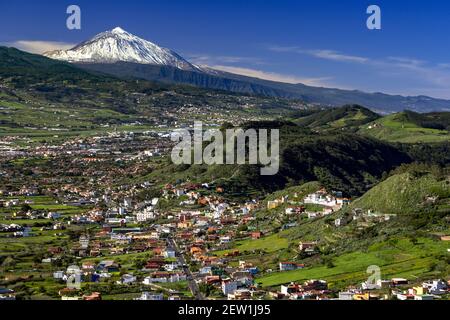 Spagna, Isole Canarie, isola di Tenerife, vista sul Monte Teide dal Mirador de Jardina Foto Stock