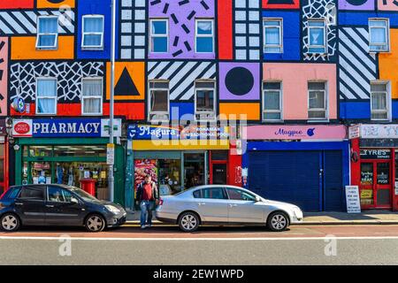 Londra-UK-3-1-21 - edifici dai colori vivaci a Leyton Foto Stock