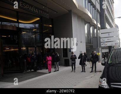 Madrid, Spagna. 02 marzo 2021. Atmosfera alla periferia dell'hotel VP Plaza dove si sono aggiudicati i Feroz 2021 Awards, a Madrid Credit: CORDON PRESS/Alamy Live News Foto Stock