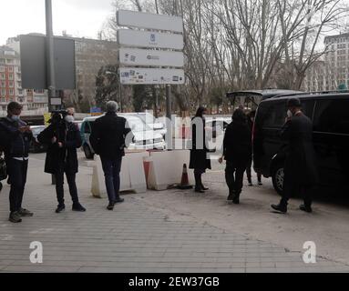 Madrid, Spagna. 02 marzo 2021. Atmosfera alla periferia dell'hotel VP Plaza dove si sono aggiudicati i Feroz 2021 Awards, a Madrid Credit: CORDON PRESS/Alamy Live News Foto Stock