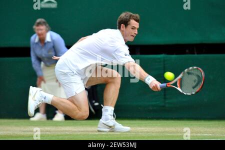 WIMBLEDON 2009 6° GIORNO. 27/6/09. E MURRAY V VIKTOR TROICKI. IMMAGINE DAVID ASHDOWN Foto Stock