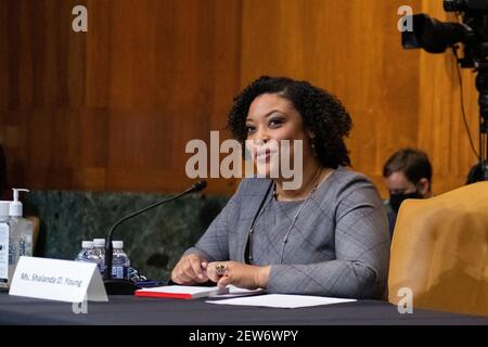 Shalanda D. Young appare davanti a un Comitato del Senato per l'audizione del bilancio per esaminare la sua nomina a Vice Direttore dell'Ufficio di Gestione e bilancio, nel Palazzo degli uffici del Senato Dirksen a Washington, DC, martedì 2 marzo 2021. Credito: Rod Lamkey/CNP/MediaPunch Foto Stock