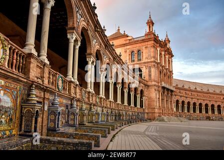 Serata tranquilla a Plaza de España a Siviglia, Spagna Foto Stock