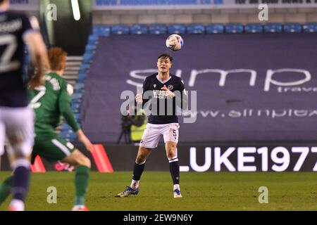 LONDRA, INGHILTERRA. 2 MARZO Jake Cooper of Millwall in azione durante la partita del campionato Sky Bet tra Millwall e Preston North End al Den, Londra, martedì 2 marzo 2021. (Credit: Ivan Yordanov | MI News) Credit: MI News & Sport /Alamy Live News Foto Stock