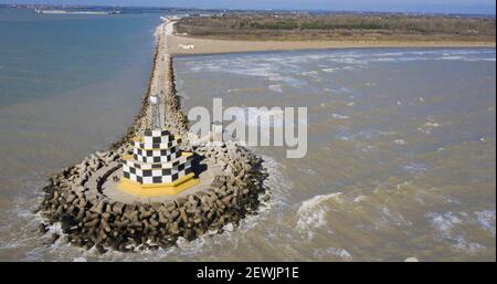 Faro Punta Sabbioni dall'alto, vista aerea Foto Stock