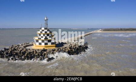 Faro Punta Sabbioni dall'alto, vista aerea Foto Stock