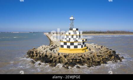 Faro Punta Sabbioni dall'alto, vista aerea Foto Stock