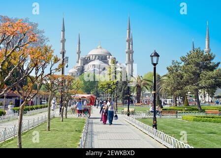 La Moschea del Sultano Ahmed o Moschea Blu è una storica moschea situata a Istanbul, Turchia. Foto Stock