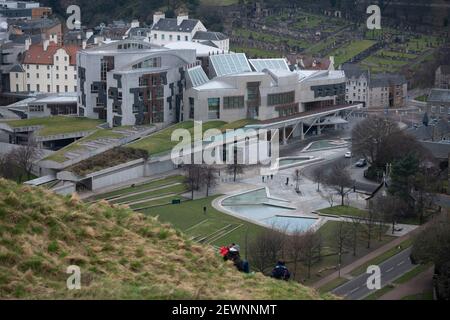 Edimburgo, Scozia, Regno Unito. 3 marzo 2021. Nella foto: Il Parlamento scozzese a Holyrood. Innside proprio ora Nicola Sturgeon, primo ministro della Scozia e leader del Partito nazionale scozzese (SNP), sta dando la sua testimonianza al Comitato del governo scozzese che si occupa delle denunce di molestie. Nicola Sturgeon sta lottando oggi per la sua carriera politica come ex primo ministro, Alex Salmond ha dato prove venerdì scorso affermando di aver violato il codice ministeriale. Credit: Colin Fisher/Alamy Live News Foto Stock