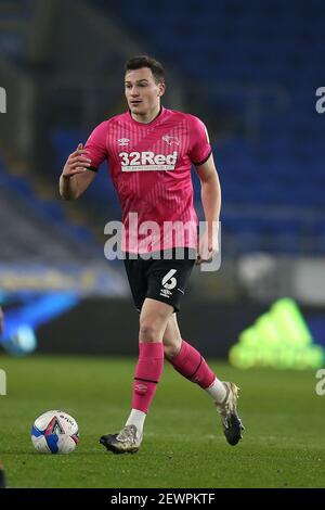 Cardiff, Regno Unito. 02 marzo 2021. George Edmundson di Derby County in Action.EFL Skybet Championship match, Cardiff City contro Derby County al Cardiff City Stadium di Cardiff, Galles, martedì 2 marzo 2021. Questa immagine può essere utilizzata solo per scopi editoriali. Solo per uso editoriale, è richiesta una licenza per uso commerciale. Nessun utilizzo nelle scommesse, nei giochi o nelle pubblicazioni di un singolo club/campionato/giocatore. pic di Andrew Orchard/Andrew Orchard sports photography/Alamy Live news Credit: Andrew Orchard sports photography/Alamy Live News Foto Stock