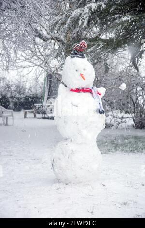 Pupazzo di neve, Medstead, Hampshire, Inghilterra, Regno Unito. Foto Stock