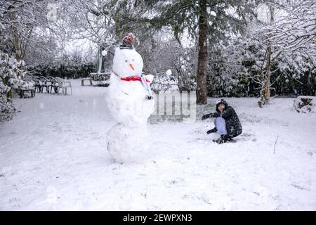 Pupazzo di neve, Medstead, Hampshire, Inghilterra, Regno Unito. Foto Stock