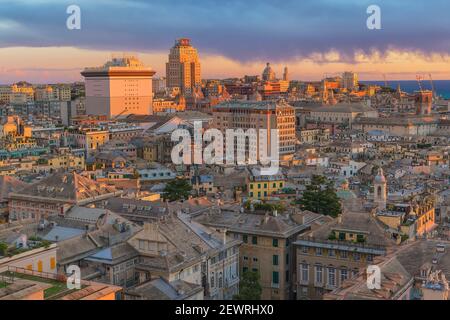 Paesaggio urbano, vista dall'alto, Genova, Liguria, Italia, Europa Foto Stock