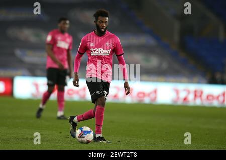 Cardiff, Regno Unito. 02 marzo 2021. Beni Baningime della Contea di Derby in Action.EFL Skybet Championship, Cardiff City contro Derby County al Cardiff City Stadium di Cardiff, Galles, martedì 2 marzo 2021. Questa immagine può essere utilizzata solo per scopi editoriali. Solo per uso editoriale, è richiesta una licenza per uso commerciale. Nessun utilizzo nelle scommesse, nei giochi o nelle pubblicazioni di un singolo club/campionato/giocatore. pic di Andrew Orchard/Andrew Orchard sports photography/Alamy Live news Credit: Andrew Orchard sports photography/Alamy Live News Foto Stock