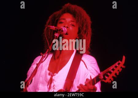 Brion James di Dan Reed Network vive al Marquee Club. Londra, 08/01/1990 | utilizzo in tutto il mondo Foto Stock