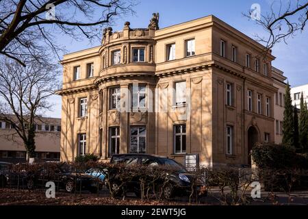 villa sulla strada Bayenthalguertel nel quartiere Bayenthal, Colonia, Germania. Villa am Bayenthalguertel im Stadtteil Bayenthal, Koeln, Deutschlan Foto Stock