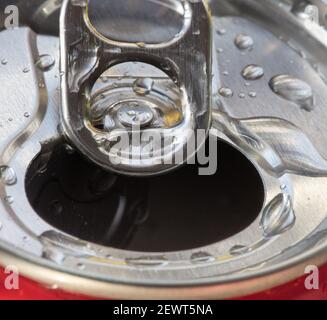 Un closeup di una lattina di soda di metallo Foto Stock