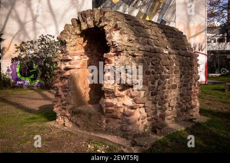 Relitto del gasdotto romano sulla via Zuelpicher, Colonia, Germania. Rest der Roemischen Wasserleitung an derZuelpicher Strasse, Koeln, Foto Stock