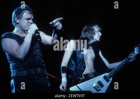 Udo Dirkschneider e Wolf Hoffman da accettare live al Hammerswithh Odeon. Londra, 29 gennaio 1984 | utilizzo in tutto il mondo Foto Stock