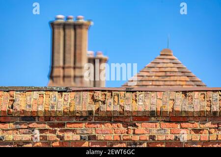 immagine dettagliata di un vecchio muro di mattoni Foto Stock